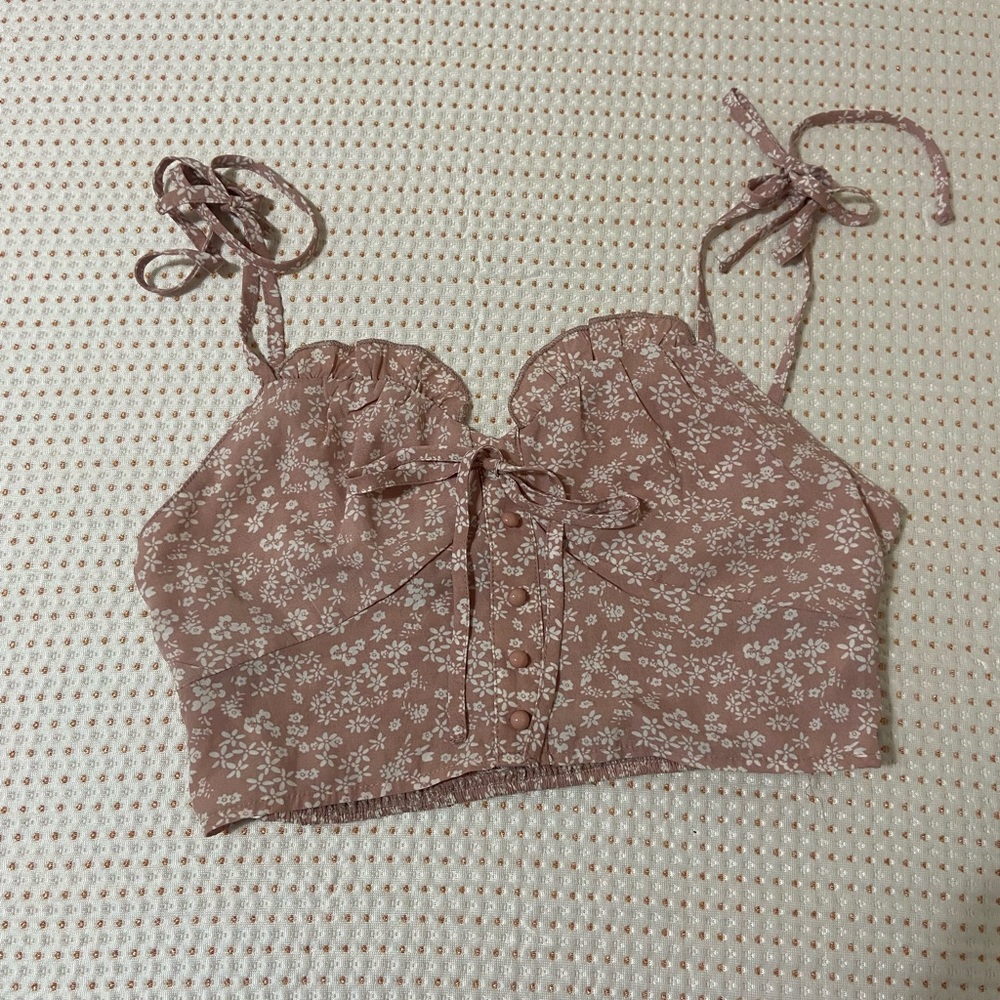 Tank top. Adjustable straps